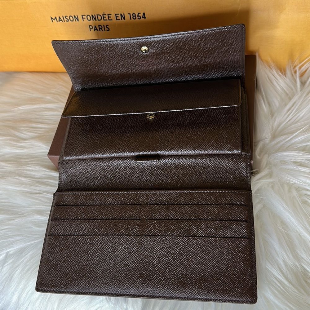 💯 Authentic Louis Vuitton DE Trifold Wallet 🍀 - Picture 9 of 14
